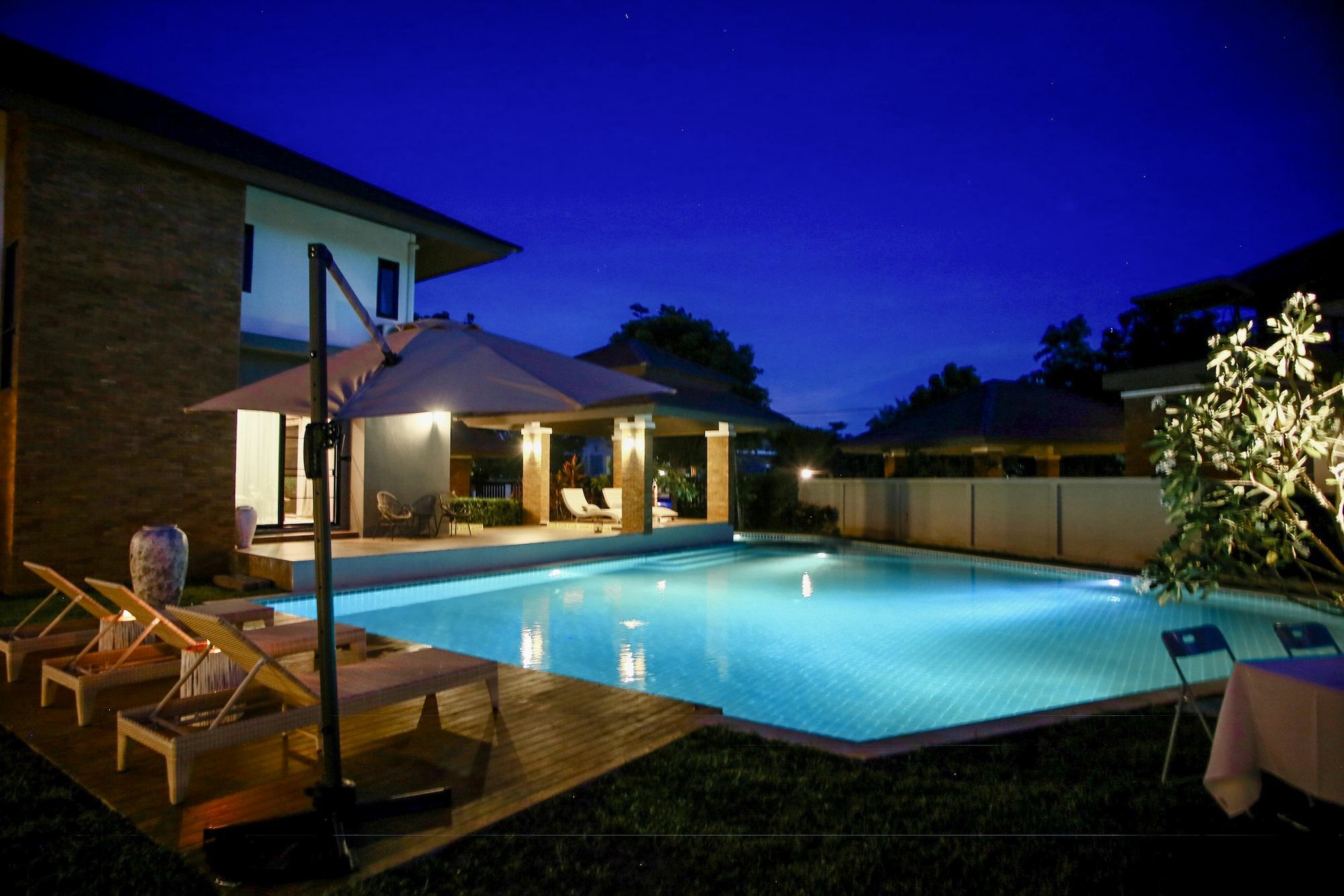 Moin 1617 Luxury Double-Pool Villa チエンマイ エクステリア 写真